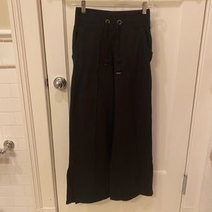 Black stretch cropped flare athleta pants